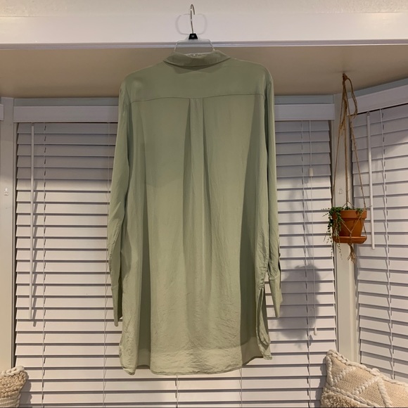 Banana Republic 100% silk button up blouse xl - Picture 2 of 8